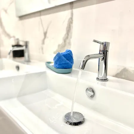 Dimora Sottoripa 51 Di Fronte Acquario - Genovabb It Appartement