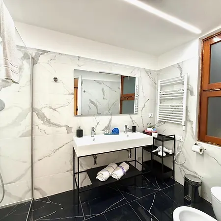 Apartment Dimora Sottoripa 51 Di Fronte Acquario - Genovabb It *
