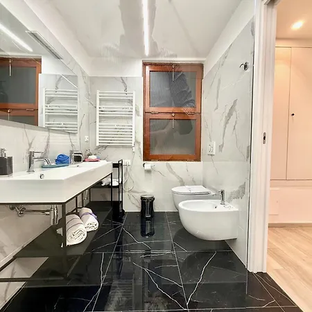 Apartment Dimora Sottoripa 51 Di Fronte Acquario - Genovabb It Genoa